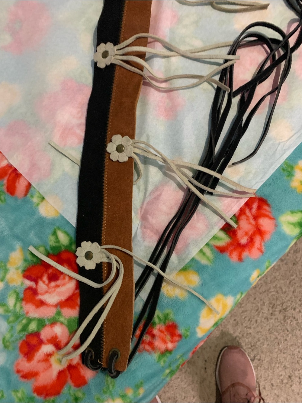 Two-Tone Brown and Black Suede Fringe Belt with Cream Floral Accents Rawhide Fri - Picture 2 of 7
